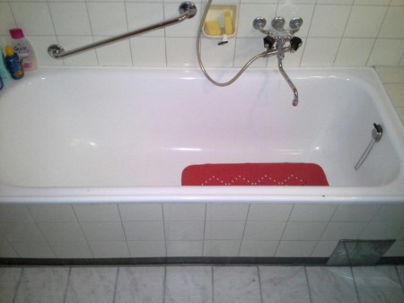 Vor dem Einbau einer Badewannentür